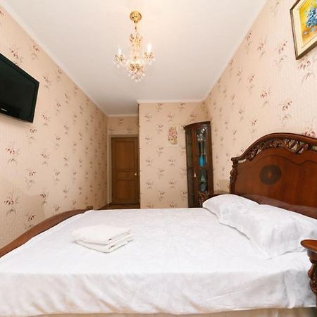 Apartment On Volodymirska 73 Street Киев Экстерьер фото